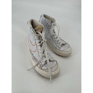 - Nike Blazer '77 Mid Nike‎ 101 W Women's Size 5.5
